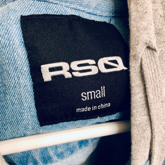 RSQ Men’s Hooded Denim Shirt Size Small Pre-Owned Light Wash Retro Style Button - Picture 4 of 7